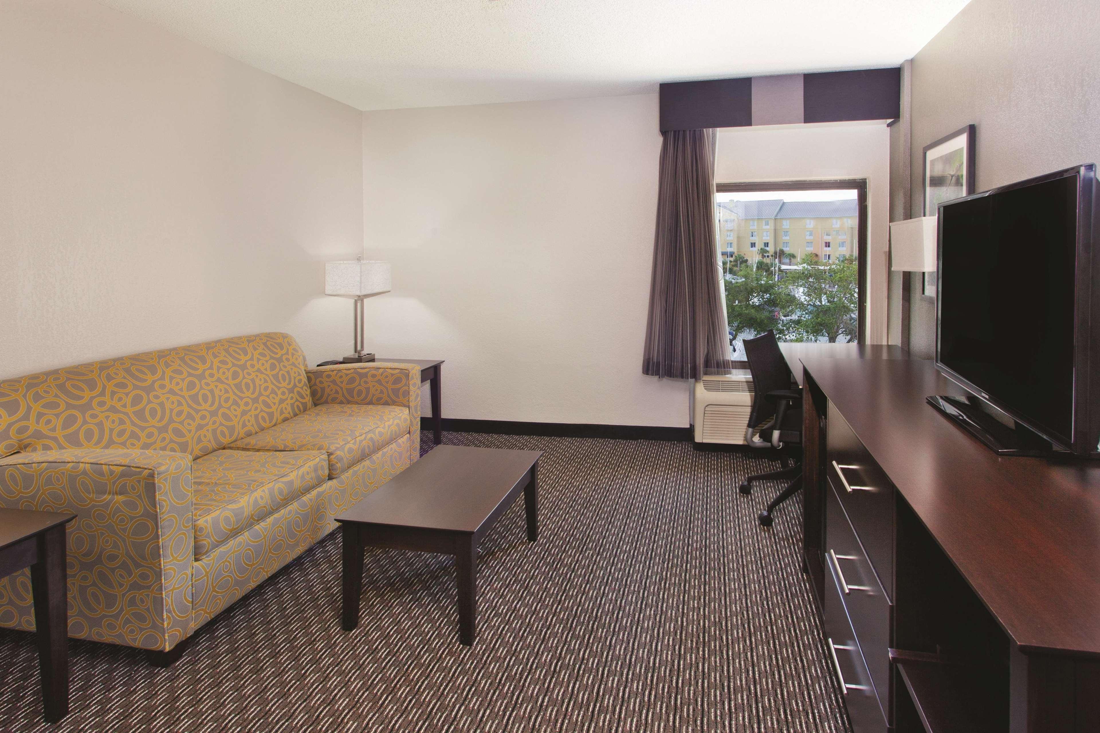 La Quinta By Wyndham Charleston Riverview Buitenkant foto
