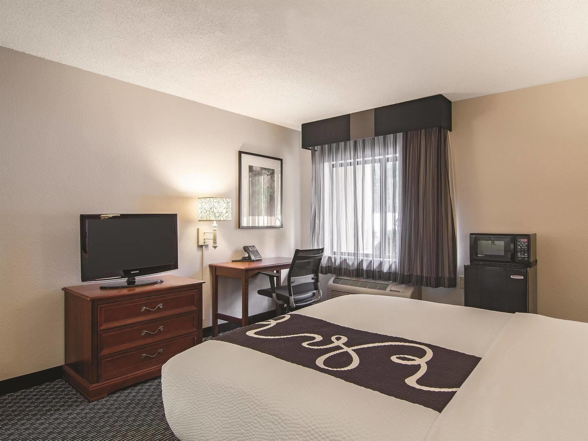 La Quinta By Wyndham Charleston Riverview Buitenkant foto